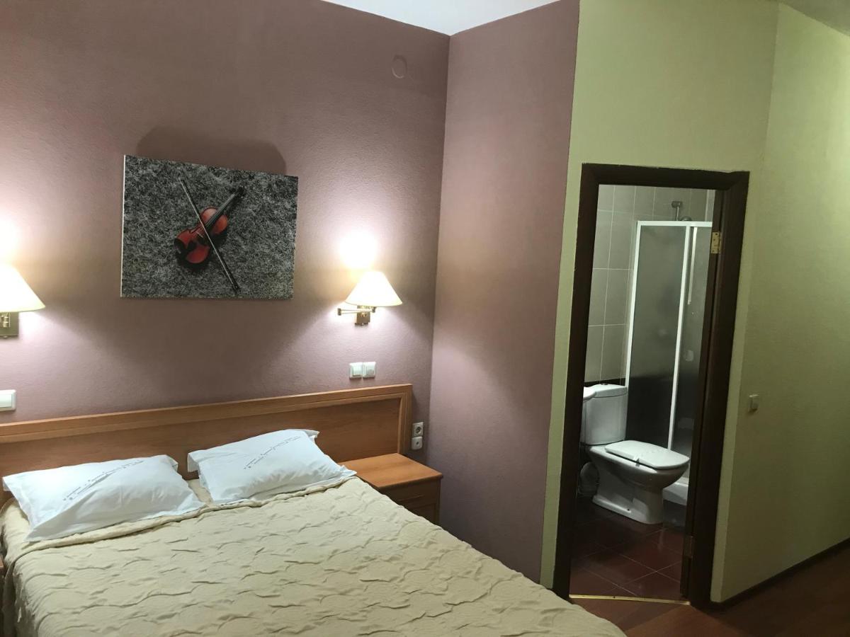 Green Hotel Atyraū エクステリア 写真