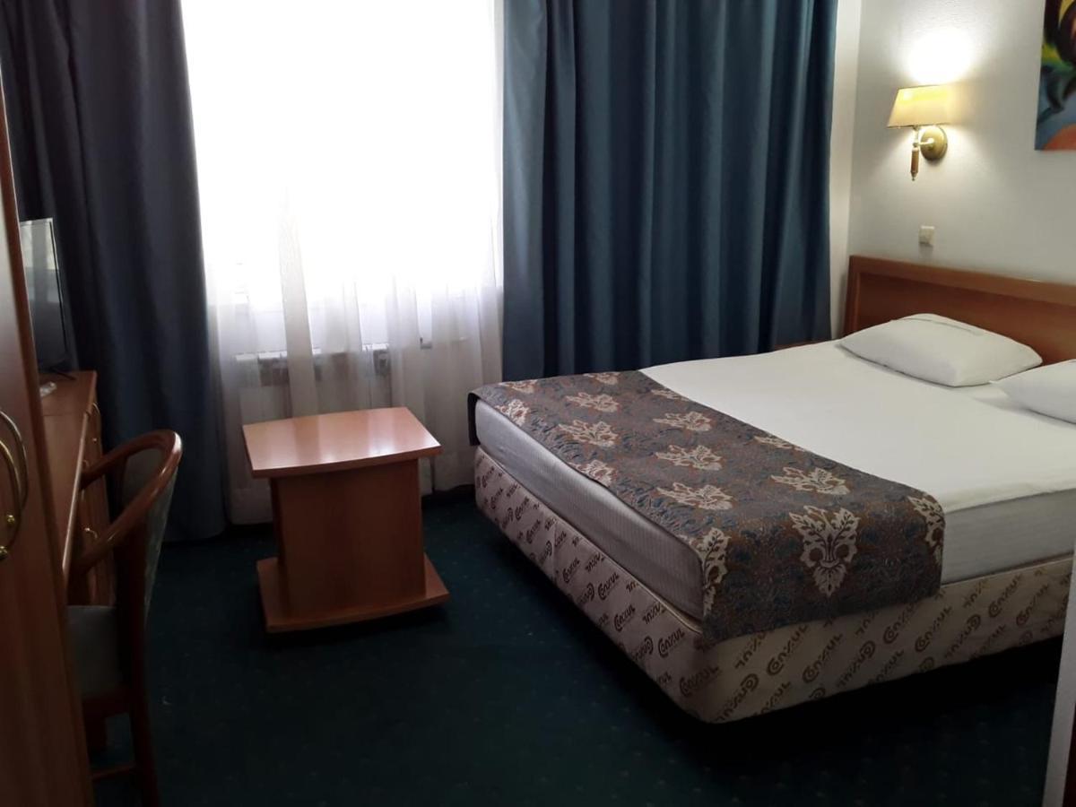 Green Hotel Atyraū エクステリア 写真