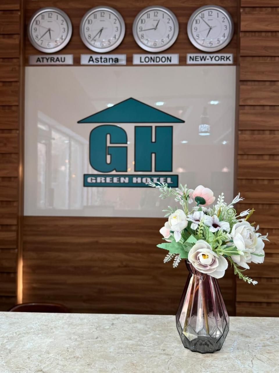 Green Hotel Atyraū エクステリア 写真
